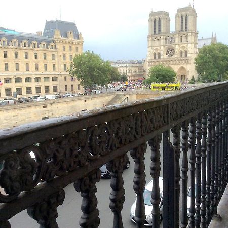Two Bedroom Luxury Apartment - Balcony With View Of Notre Dame Paris Eksteriør bilde