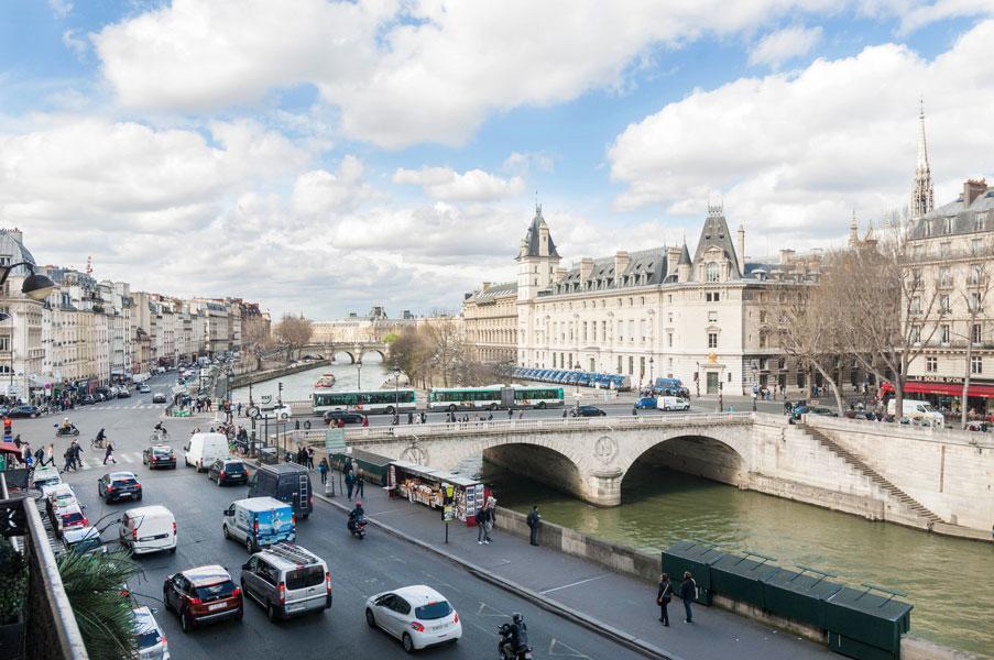 Two Bedroom Luxury Apartment - Balcony With View Of Notre Dame Paris Eksteriør bilde